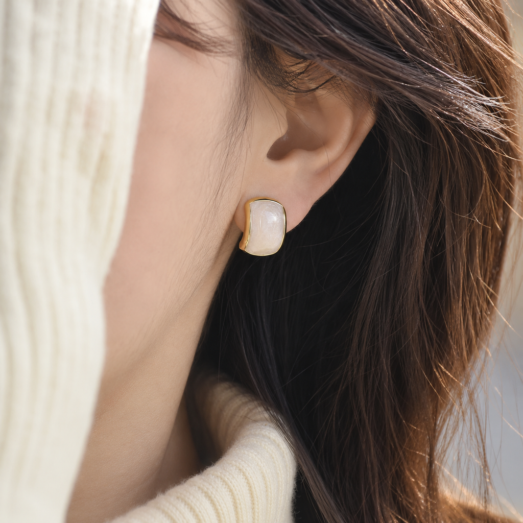 Vague Ivory Earrings